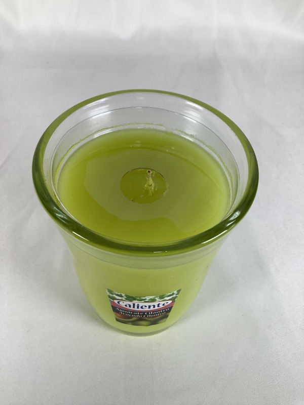 Photo 2 of AVOCADO CILANDRO SCENTED 8 OZ GLASS JAR CANDLE NEW