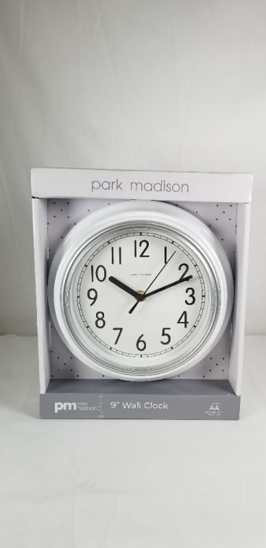 Photo 1 of 9 INCH WHITE ROUND WALL CLOCK NEW