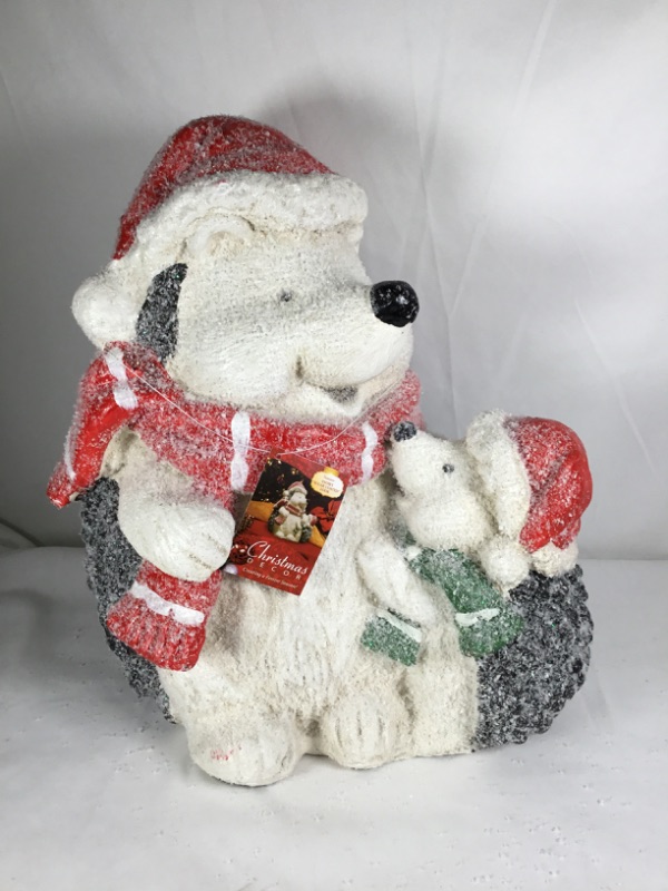 Photo 1 of POLAR BEARS FRIENDS STATUE CHRISTMAS DECOR 14X11X15INCH NEW