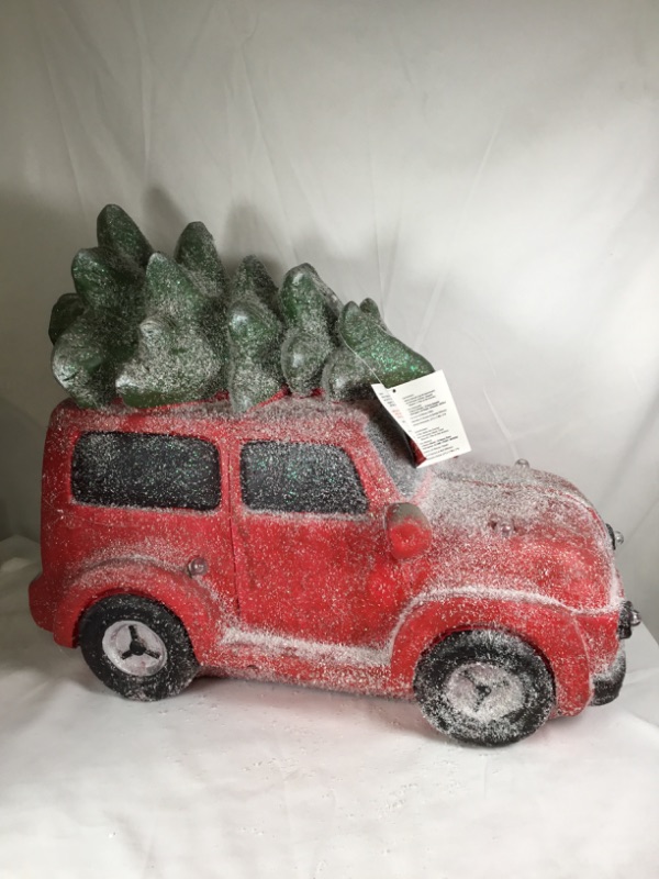 Photo 3 of LIGHT UP SNOWY RETRO RED CAR WITH TREE ON TOP PLAYS 8 DIFFERENT CARLS NEW