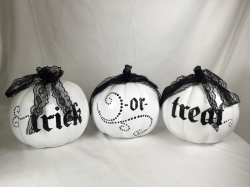 Photo 1 of 3 PIECE WHITE AND BLACK TRICK OR TREAK PUMPIKN SET NEW