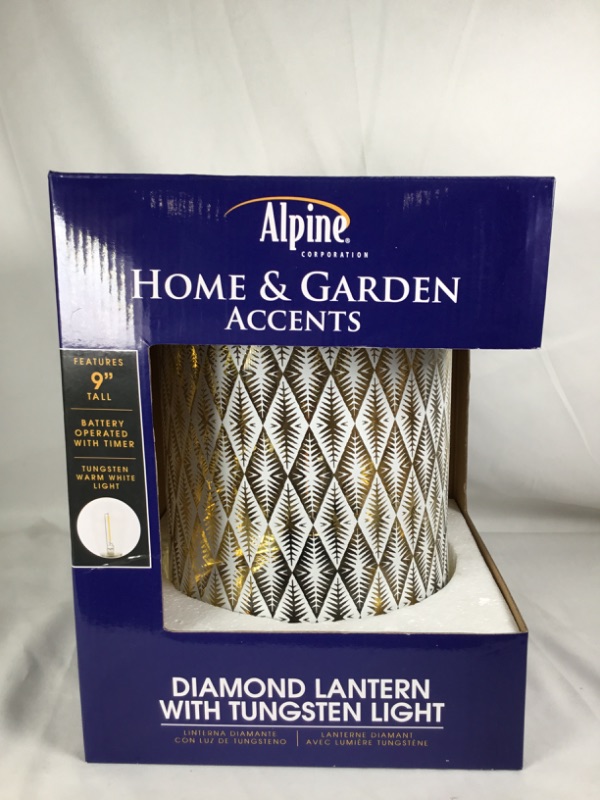 Photo 2 of DIMOND LANTERN W TUNGSTEN LIGHT GLASS METAL BATTERIES NOT INCLUDED 70X9H NEW