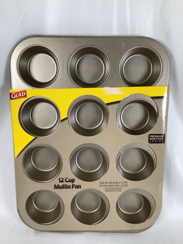Photo 3 of  12 CUP MUFFIN PAN PREMIUM NON STICK SERIES 13.8 X 10.4 X 1.2 INCHES NEW