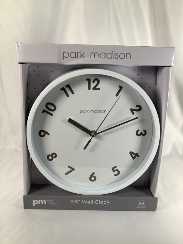 Photo 2 of 9.5 INCH WHITE ROUND WALL CLOCK NEW