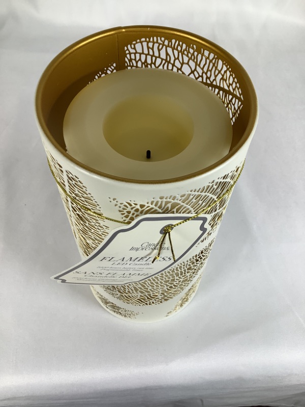 Photo 2 of IVORY AND GOLD LED FAMELESS LUMINARY ETCHED LEAF CANDLE NEW