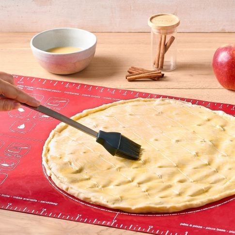 Photo 2 of RED SILICONE PASTRY MAT LARGE FLEXIBLE NON STICK IDEAL FOR PREPARATION AND BAKING NEW