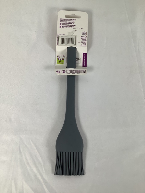 Photo 2 of GREY SILICONE 10.2 INCH BRUSH HEAT RESISTENT UP TO 572 NEW