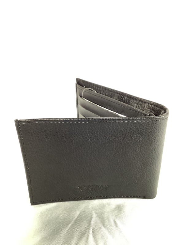 Photo 2 of BLACK MENS FOLDABLE WALLET  6 CARD SLOTS 1 CASH SLOT NEW