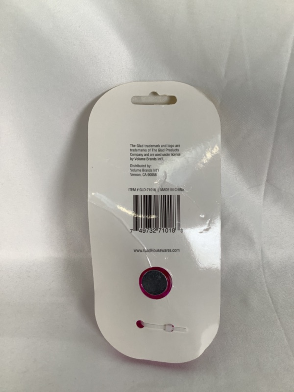 Photo 1 of PINK MAGNETIC BAG CLIP GREAT FOR CLOSING AND SEALING BAGS MAGNET MAKES IT EASY TO POST ONTO METAL SURFACES TOP RACK DISHWASHER SAFE NEW