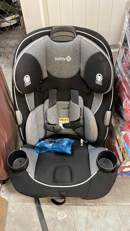 Photo 4 of SAFETY 1ST GROW AND GO ALL-IN-ONE CONVERTIBLE CAR SEAT 