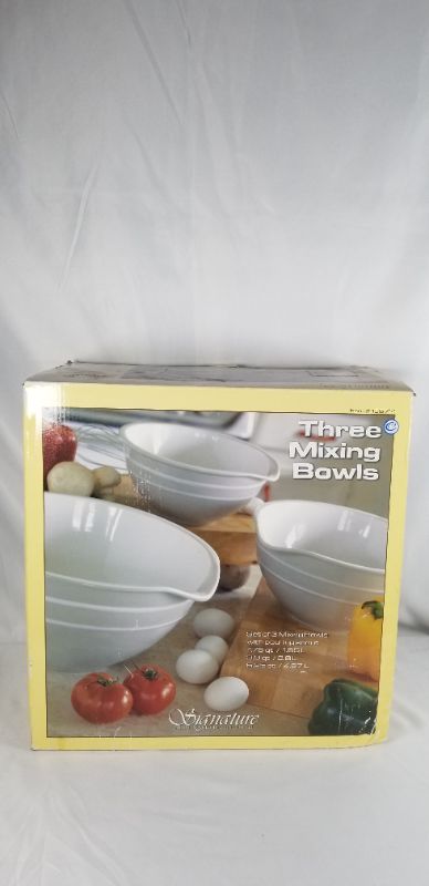 Photo 7 of WHITE 3 PIECE MIXING BOWL SET  1.75QT, 3.0QT, 5.25QT MADE OF STONEWARE DISHWASHER SAFE OVEN SAFE AND MICROWAVE SAFE USED 