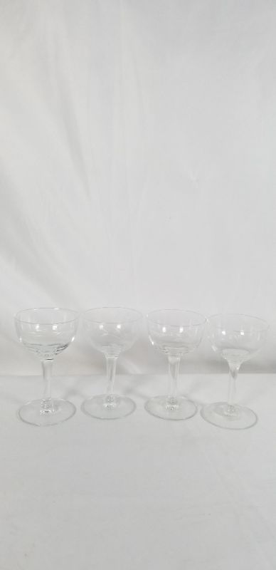 Photo 1 of 4 PIECE CLEAR 4.5INCH SMALL 2OZ WINE GLASS WITH EMBOSSED LEAF DESIGN USED 