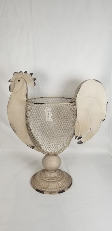 Photo 3 of TAN RUSTIC MESH METAL ROOSTER CONATINER TO HOLD FRUIT OR OTHER ITEMS AROUNFD THE HOUSE 12.5 X 6.25 X 15H INCHES NEW