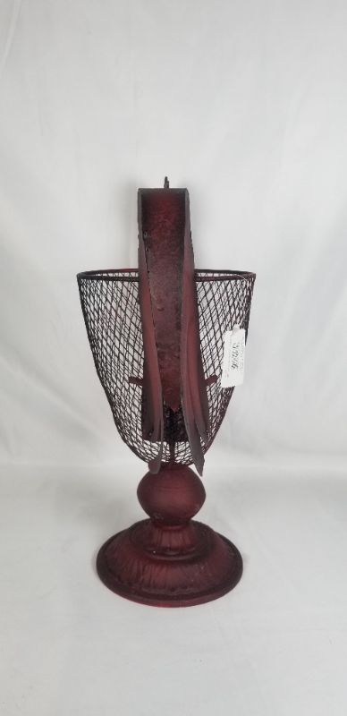 Photo 4 of RUSTIC DARK RED MESH METAL ROOSTER CONATINER TO HOLD FRUIT OR OTHER ITEMS AROUNFD THE HOUSE 12.5 X 6.25 X 15H INCHES NEW