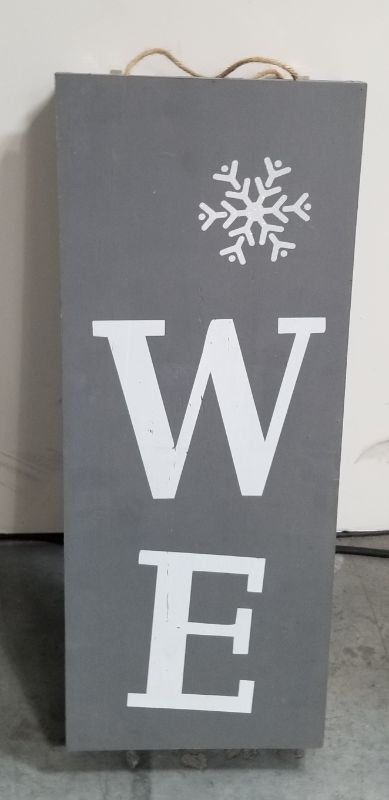 Photo 3 of LARGE WOOD PORCH SIGN 3 PANEL FOLDABLE WITH SNOWMAN WELCOME DESIGN 9.5W X 72H INCHES NEW