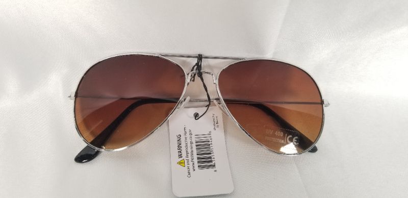 Photo 3 of AVIATOR LIFE STYLE SUNGLASSES  PROTECTS UP TO 400UV NEW