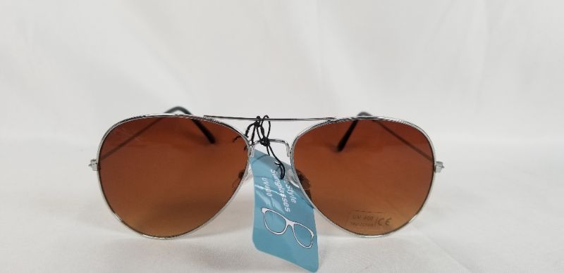 Photo 1 of AVIATOR LIFE STYLE SUNGLASSES  PROTECTS UP TO 400UV NEW