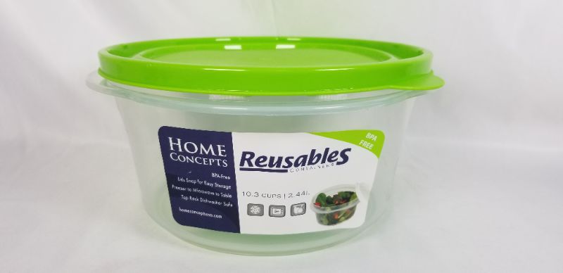 Photo 1 of 10.3 CUP REUSABLE CLEAR FOOD CONTAINER WITH GREEN LID NEW