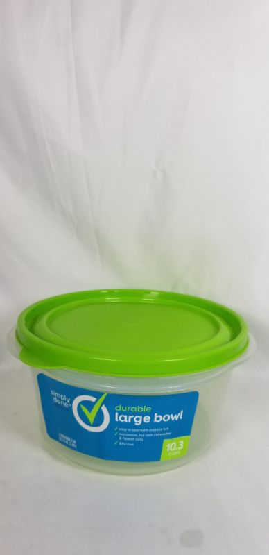 Photo 2 of 10.3 CUP REUSABLE CLEAR FOOD CONTAINER WITH GREEN LID NEW