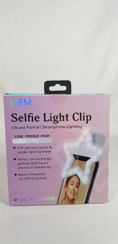 Photo 2 of SELFIE LIGHT CLIP FOR VIBRANT PORTRAIT SMARTPHONE LIGHTING  3 BRIGHNESS LEVELNEW