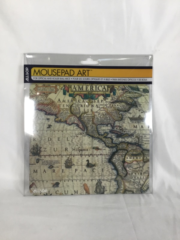 Photo 1 of AMERICA WORLD MAP MOUSE PAD NEW