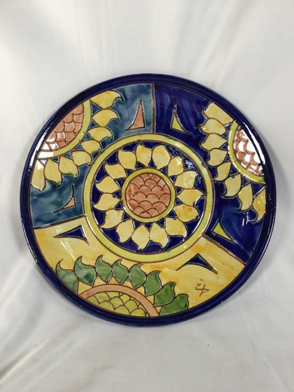 Photo 1 of 11 INCH WALL DECOR PAINTED PLATE USED 