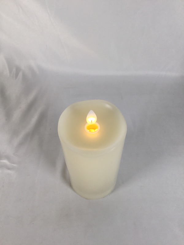 Photo 3 of 6 INCH FLAMESSLESS CANDLE 2.5 DIAMITER INCHES BATTERY OPERATED USED 