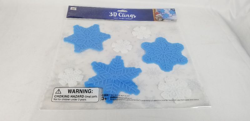 Photo 2 of BLUE AND WHITE 7 PEICE SNOWFLAKE 3D CHRISTMAS HOLIDAY CLINGS NEW