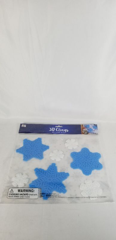 Photo 1 of BLUE AND WHITE 7 PEICE SNOWFLAKE 3D CHRISTMAS HOLIDAY CLINGS NEW