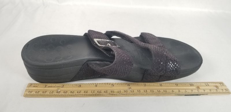 Photo 4 of VIONIC PACIFIC RIO MOUNTAIN HAZY FOOTBED SANDLE USED