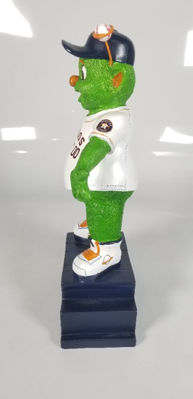 Photo 3 of Evergreen Enterprises MLB Houston Astros Mascot Design Garden Statue New