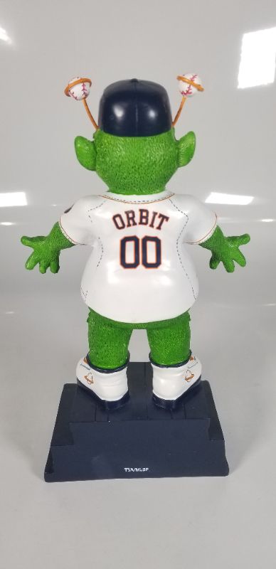 Photo 4 of Evergreen Enterprises MLB Houston Astros Mascot Design Garden Statue New