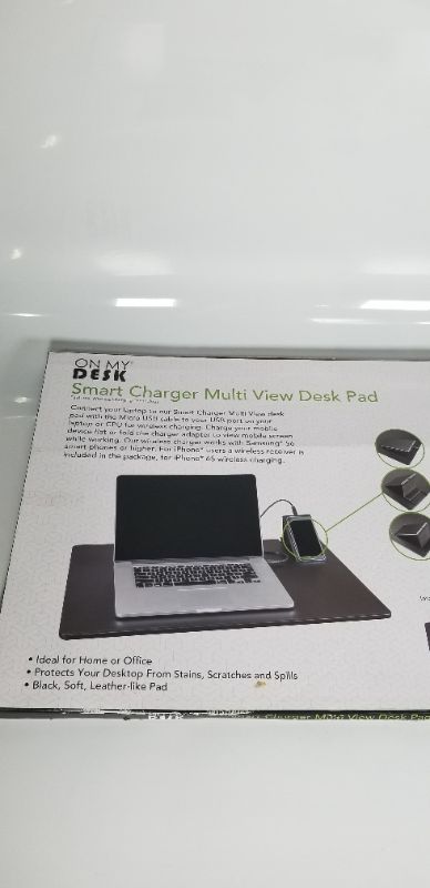 Photo 2 of Smart Charger Multi View Desk Pad  Black NEW