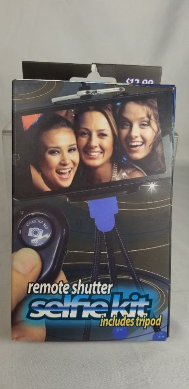 Photo 1 of BLUETOOTH REMOTE SHUTTER SELFIE KIT INCLUDES TRIPOD UNIVERSAL PHONE HOLDER NEW