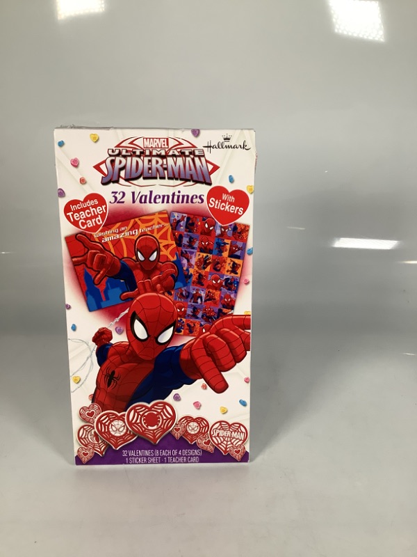 Photo 1 of  32 VALENTINES WITH STICKERS WITH AN ULTIMATE SPIDER-MAN DESIGN NEW