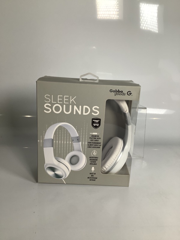 Photo 1 of SLEEK SOUNDS UNLIMITED PLAYTIME WITH AUX CABLE COLOR WHITE AND GREY NEW