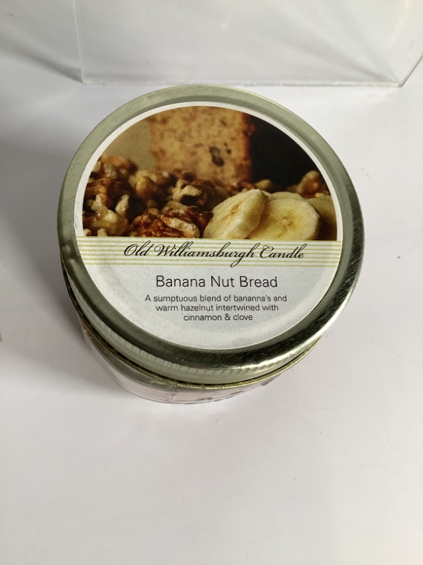 Photo 1 of OLD WILLIAMBURGH CANDLE BANANA NUT BREAD SCENTE NEW