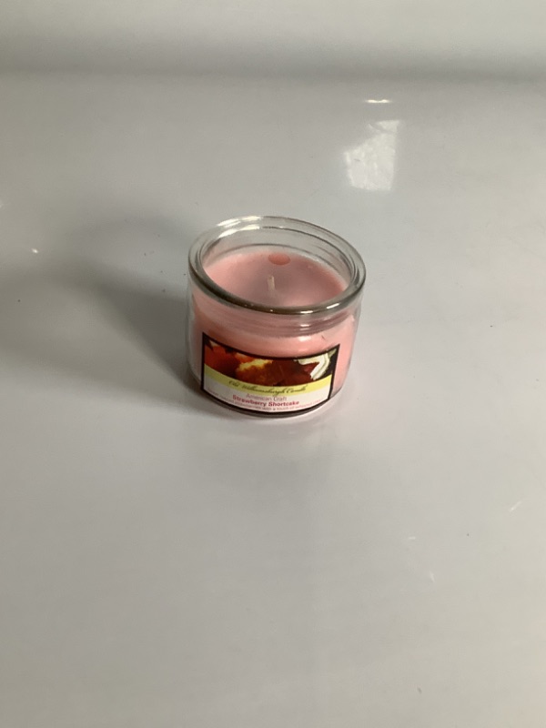 Photo 1 of OLD WILLIAMBURGH STRAWBEERY SHORTCAKE CANDLE NEW