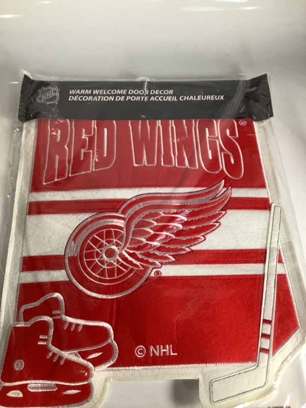 Photo 1 of DETROIT RED WINGS FELT DOOR/ WALL HANGING DECOR NEW