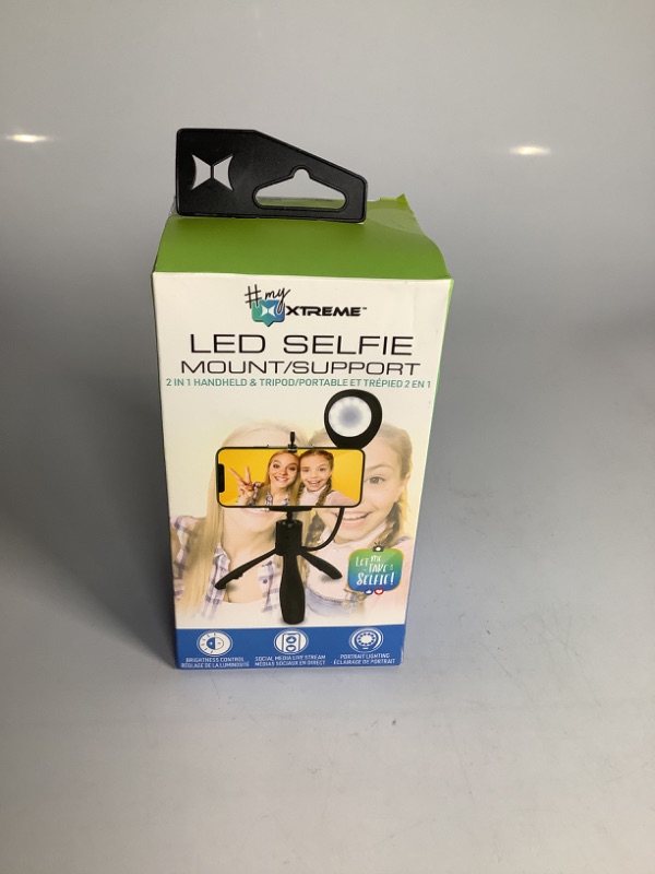 Photo 1 of LED SELFIE MOUNT/SUPPORT 2 IN 1 HANDHELD AND TRIPOD/ PORTABLE NEW