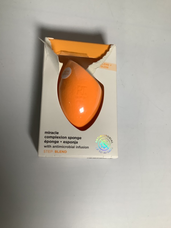 Photo 2 of Real Techniques Miracle Complexion Sponge NEW
