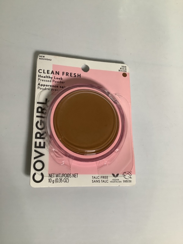 Photo 2 of COVERGIRL Clean Fresh Pressed Powder, Rich, 0.35 Oz Pressed Powder 200 Rich NEW 