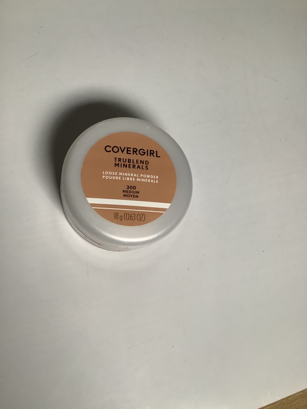 Photo 2 of COVERGIRL Trublend Mineral Loose Powder, 300 medium, 0.63 Ounce (Pack of 1) new