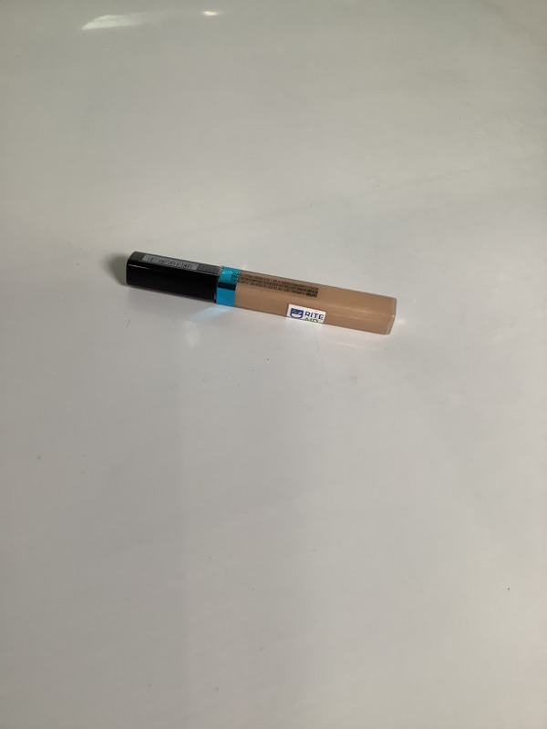 Photo 2 of Pack of 2 L'Oréal Paris Infallible Pro-Glow Concealer, Classic Ivory # 01 NEW