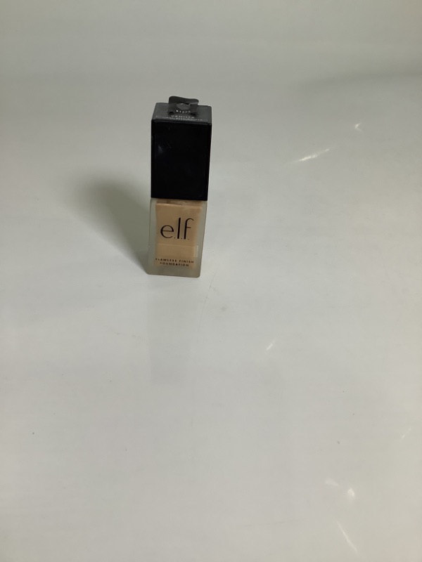 Photo 1 of e.l.f. Flawless Finish Foundation, Improves Uneven Skin Tone, Lightweight, Medium Coverage & Semi-Matte, Vegan & Cruelty-Free, Vanilla, 0.68 Fl Oz Vanilla  NEW