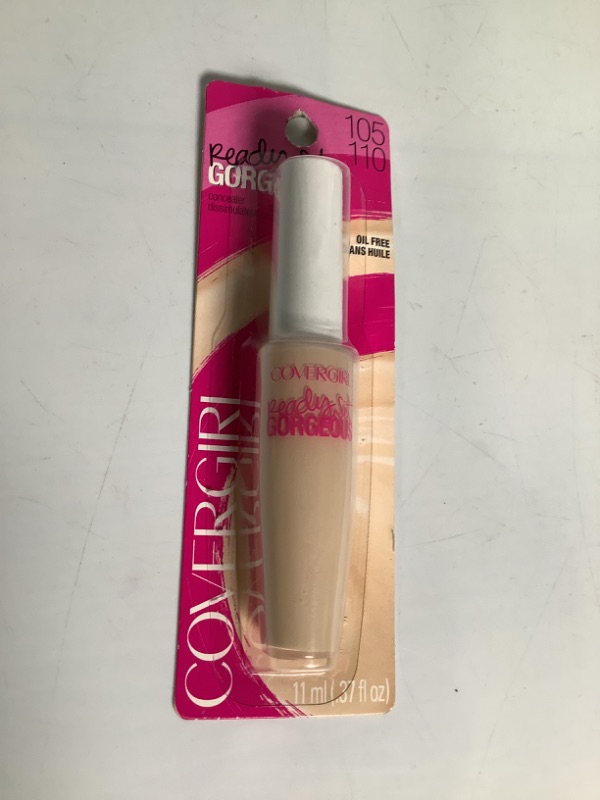 Photo 2 of Covergirl Clean Matte Concealer 1 pack new