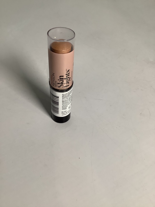 Photo 2 of Revlon Photo Ready Insta-Fix Highlighting Stick, Gold Light new