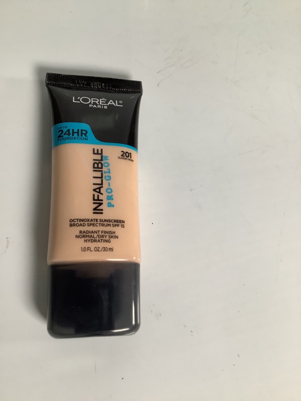 Photo 2 of L'Oréal Paris Makeup Infallible Pro-Glow Foundation, 201 Classic Ivory, 1 Ounce 201 Classic Ivory 1 Fl Oz 1 Piece New 