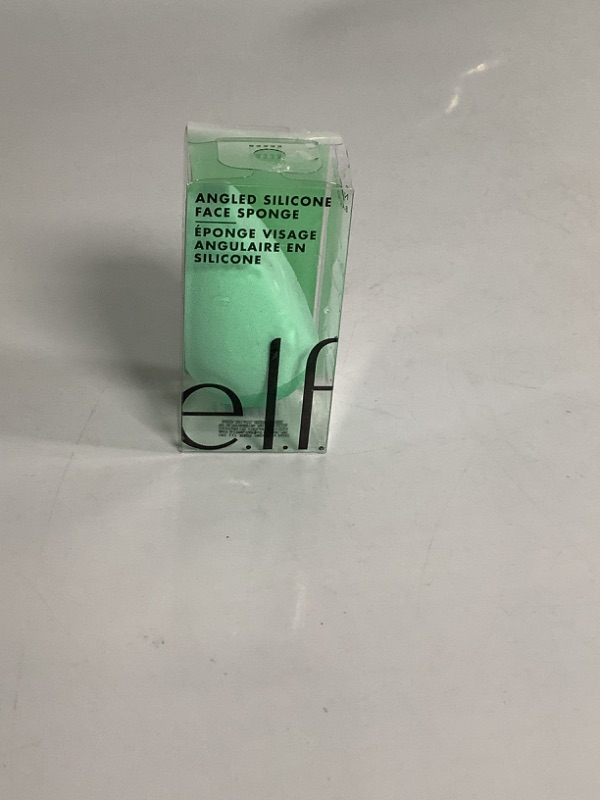 Photo 2 of e.l.f. Angled Silicone Face Sponge, Angled Design For Cream & Liquid Blush, Bronzer, Foundation & Concealer, Blend & Bounce, Latex Free Foam, 1-Pack 