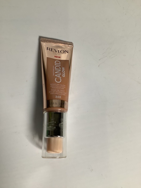 Photo 2 of Revlon PhotoReady Candid Glow Moisture Glow Anti-Pollution Foundation with Vitamin E and Prickly Pear Oil, Anti-Blue Light Ingredients, without Parabens, Pthalates, and Fragrances, True Beige 340 1 piece new 